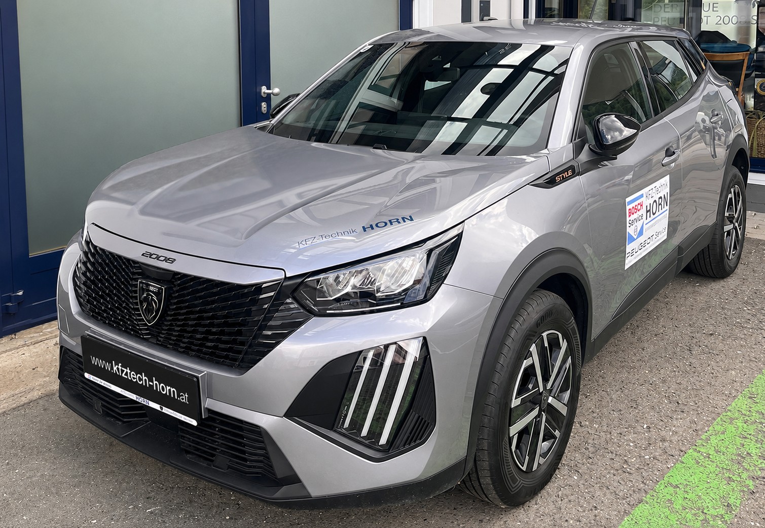 Kfz Technik Horn Moederbrugg Poelstal Peugeot 2008 Service Fahrzeug